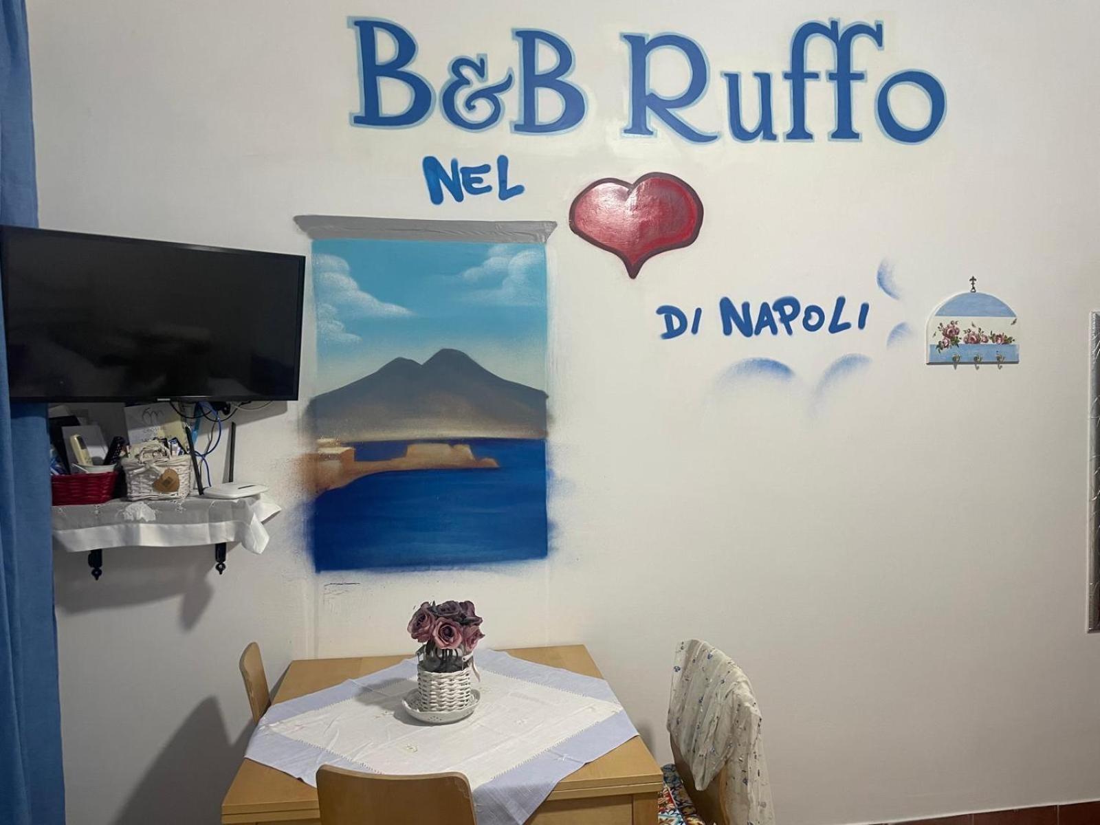B&B Ruffo Nel Cuore Di Napoli Bagian luar foto